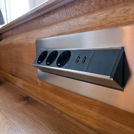 J&d Business In Lage Inklusive Kueche, Waschmaschine, Parkplatz, Tv, Wlan, Netflix