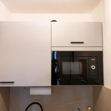 Appartamento J&d Business In Lage Inklusive Kueche, Waschmaschine, Parkplatz, Tv, Wlan, Netflix *