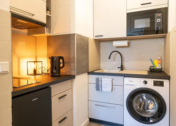 J&d Business In Lage Inklusive Kueche, Waschmaschine, Parkplatz, Tv, Wlan, Netflix 빌레펠트