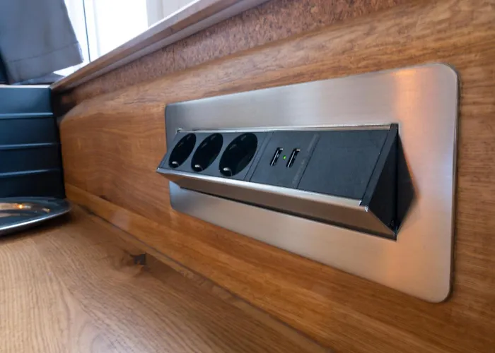 J&d Business In Lage Inklusive Kueche, Waschmaschine, Parkplatz, Tv, Wlan, Netflix