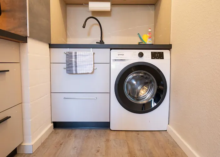 J&d Business In Lage Inklusive Kueche, Waschmaschine, Parkplatz, Tv, Wlan, Netflix * Bielefeld